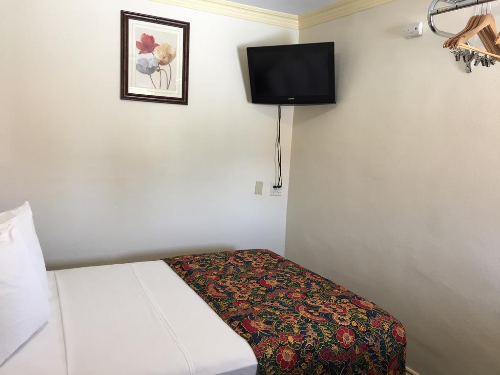 Mayfair Motel Inyokern Экстерьер фото