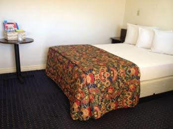 Mayfair Motel Inyokern Экстерьер фото